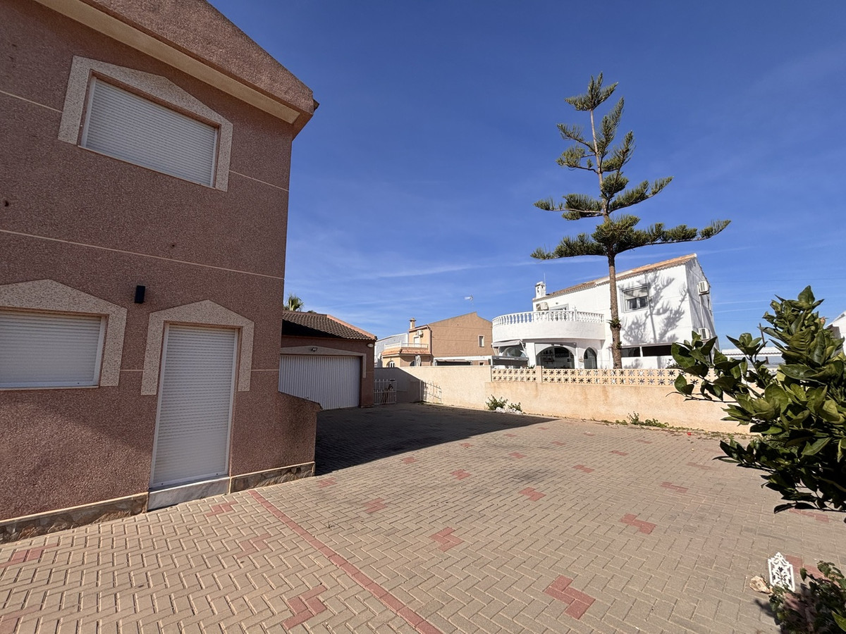 5 Bed Townhouse for sale in Benijofar Costa Blanca, Alicante, Spain