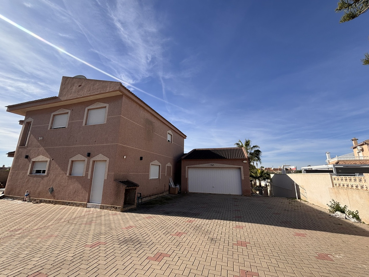 5 Bed Townhouse for sale in Benijofar Costa Blanca, Alicante, Spain
