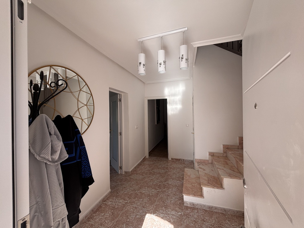 5 Bed Townhouse for sale in Benijofar Costa Blanca, Alicante, Spain