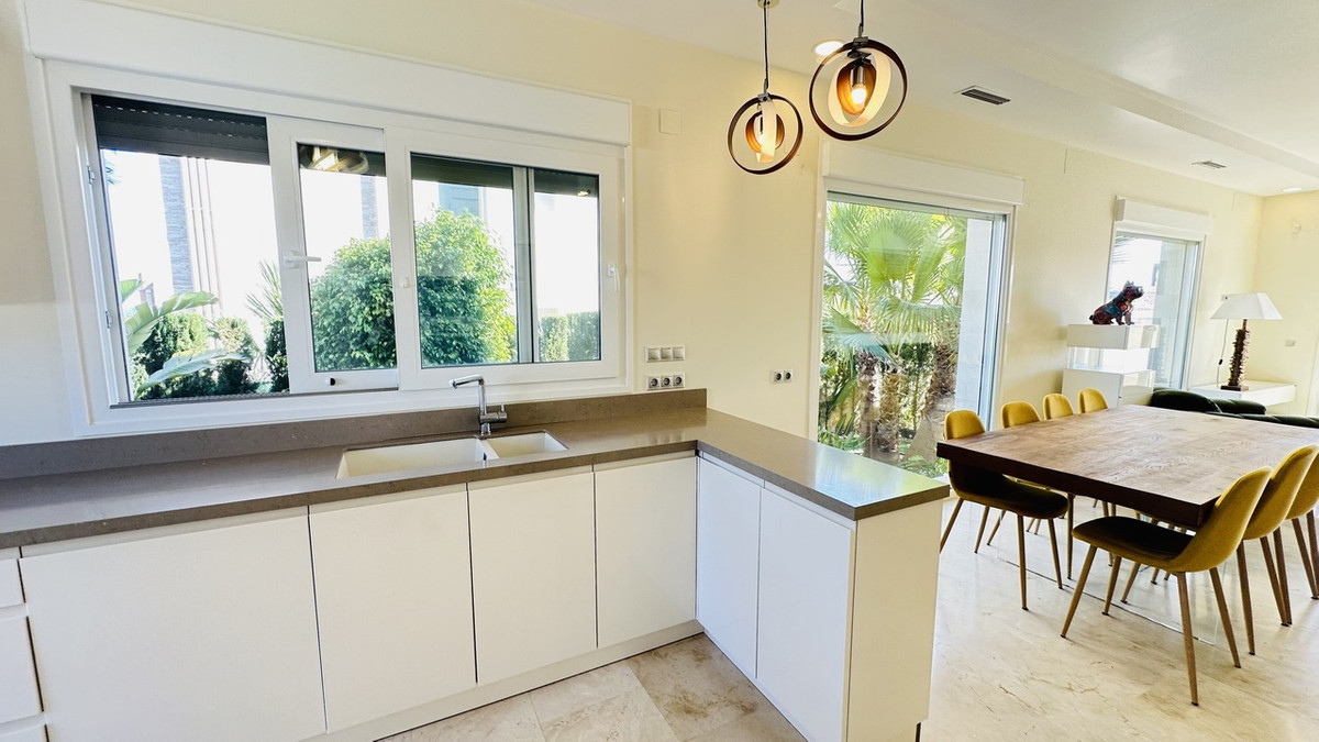 5 Bed Townhouse for sale in La Zenia Costa Blanca, Alicante, Spain