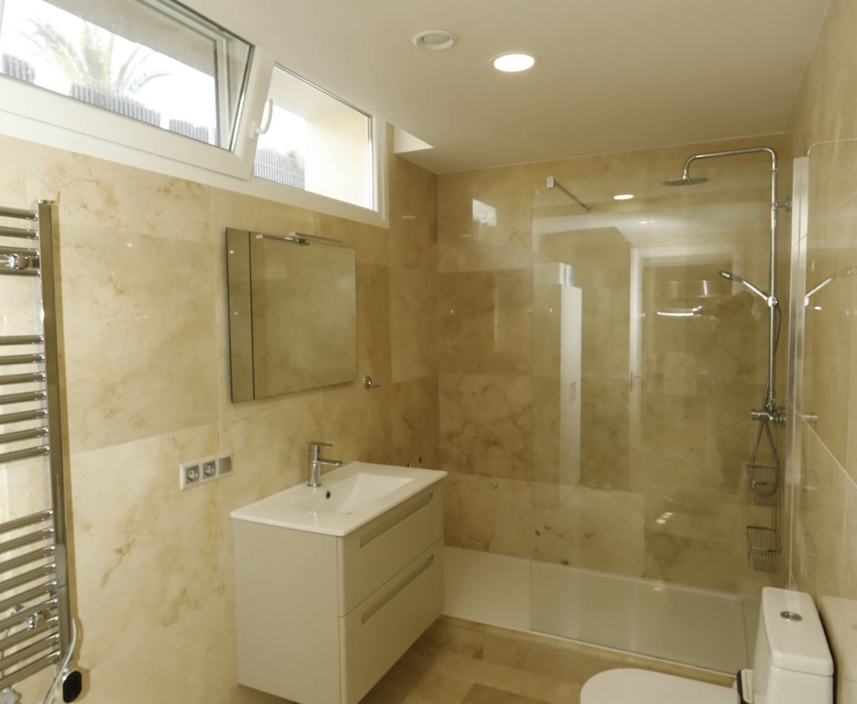 5 Bed Townhouse for sale in La Zenia Costa Blanca, Alicante, Spain