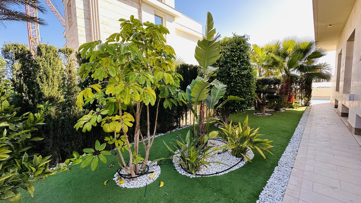 5 Bed Townhouse for sale in La Zenia Costa Blanca, Alicante, Spain