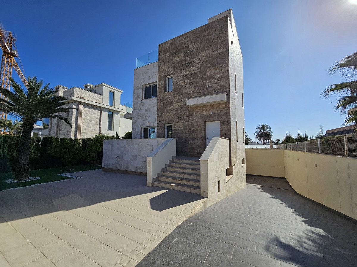 5 Bed Townhouse for sale in La Zenia Costa Blanca, Alicante, Spain