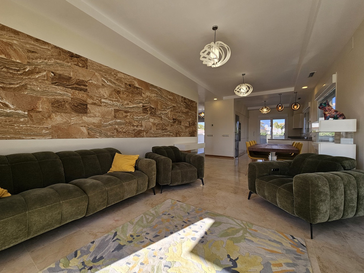 5 Bed Townhouse for sale in La Zenia Costa Blanca, Alicante, Spain