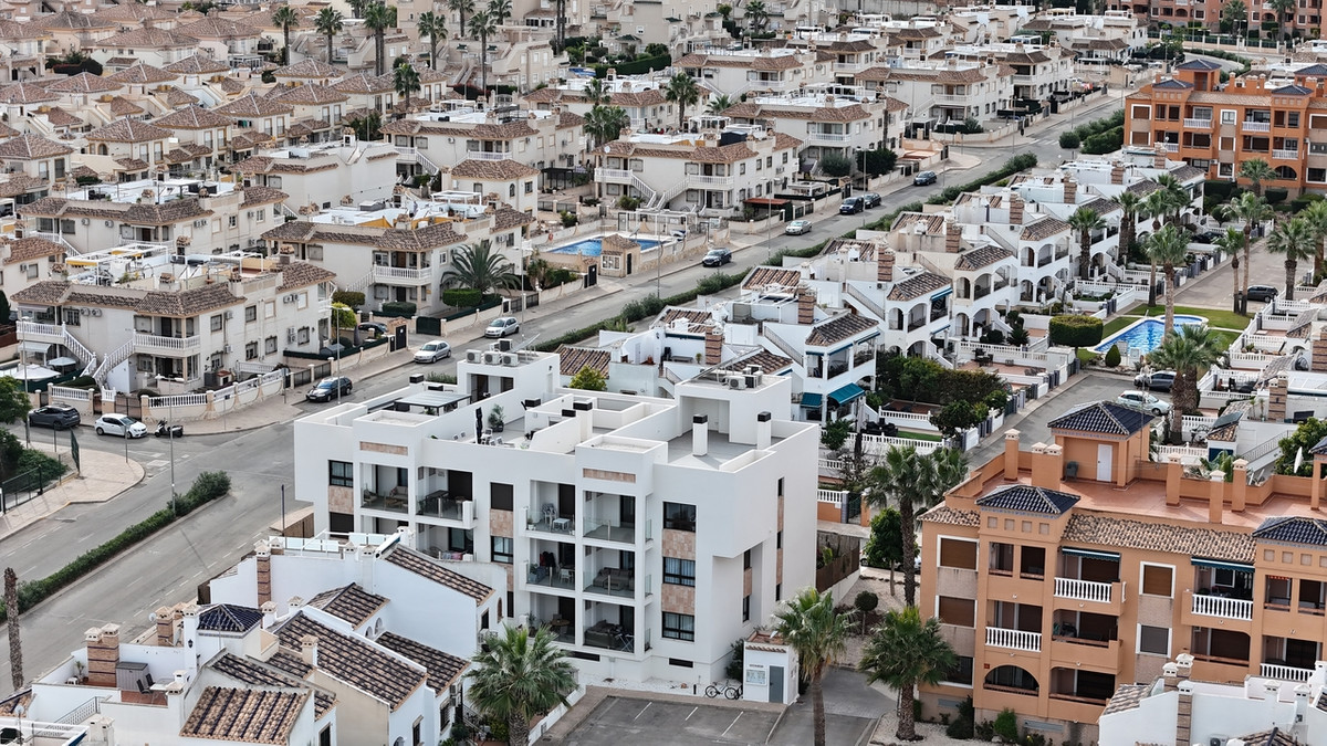2 Bed Apartment for sale in Villamartin Costa Blanca, Alicante, Spain