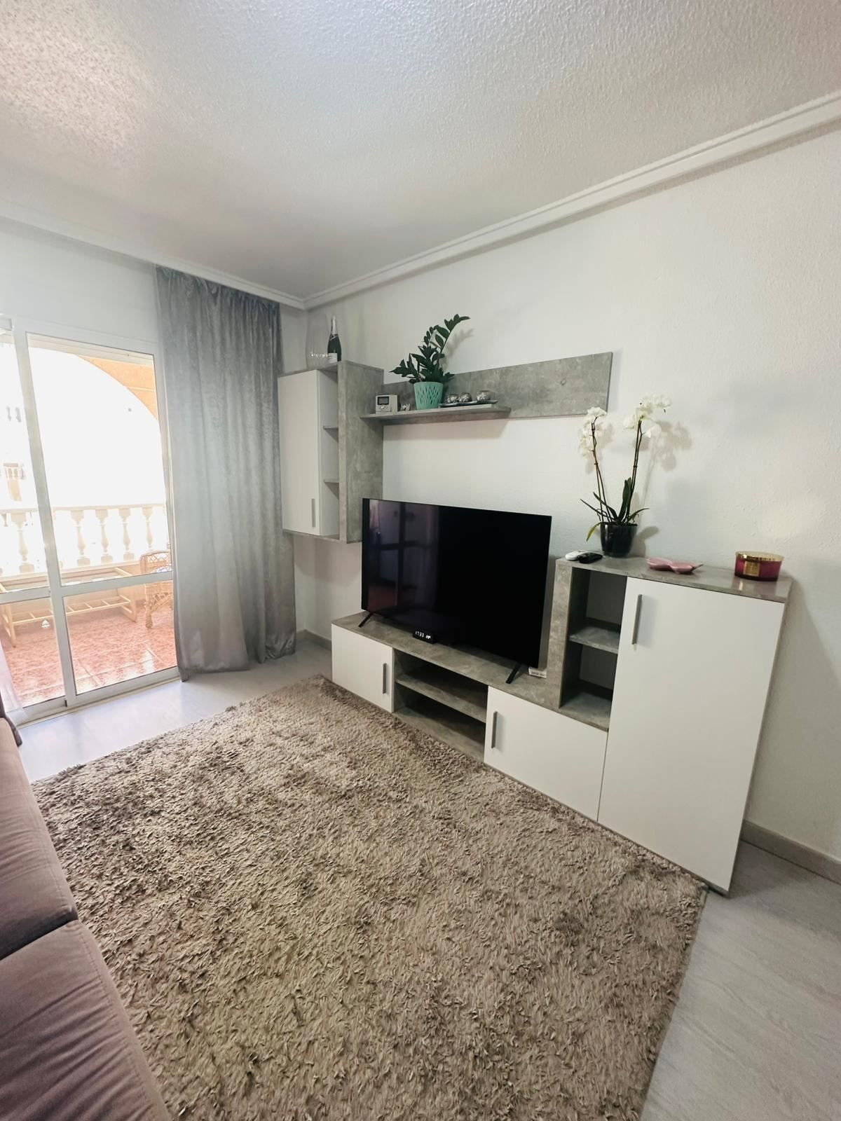 Se vende Apartamento Planta Media de 2 dormitorios en Costa Blanca, Alicante, España