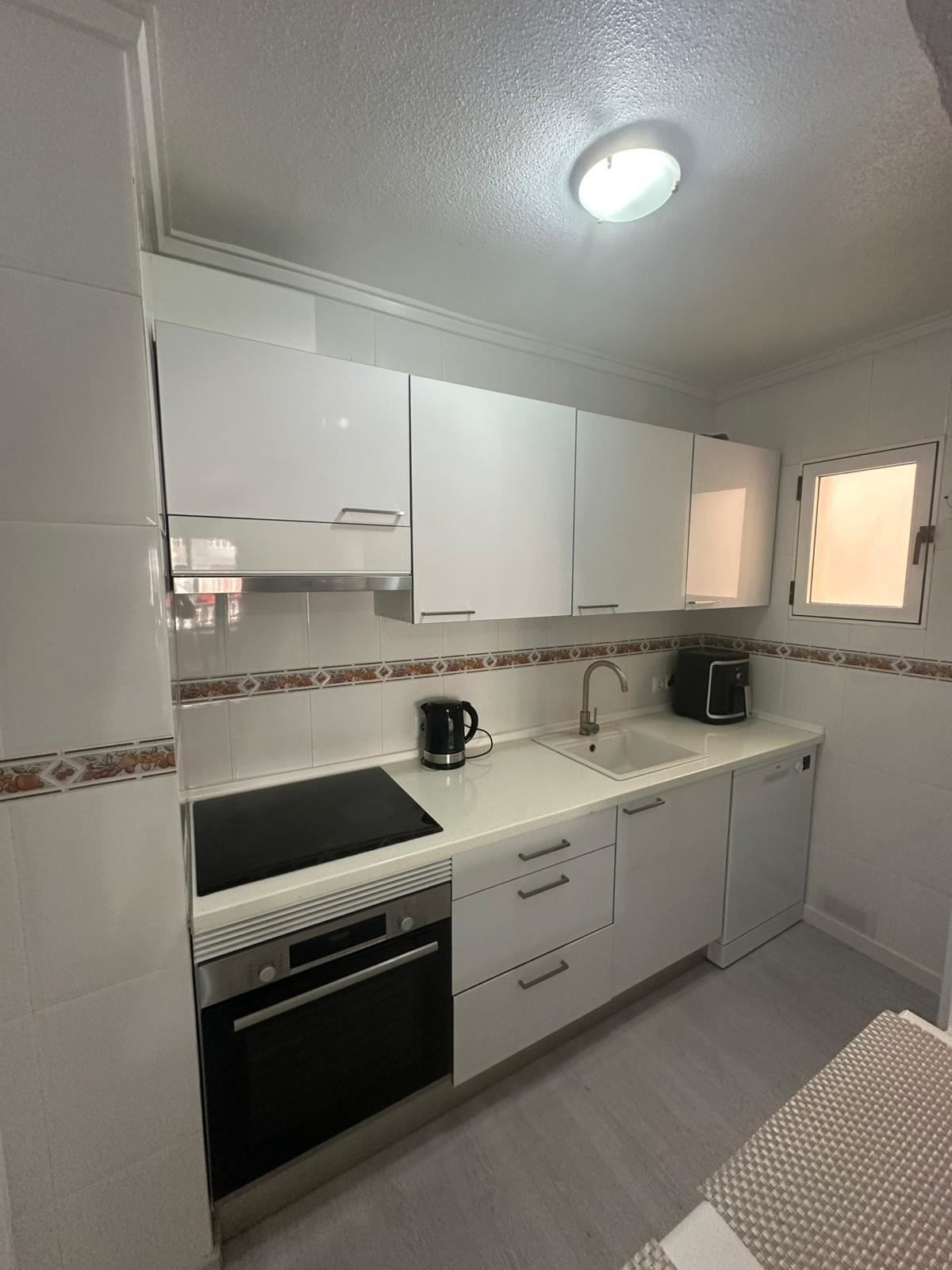 Se vende Apartamento Planta Media de 2 dormitorios en Costa Blanca, Alicante, España