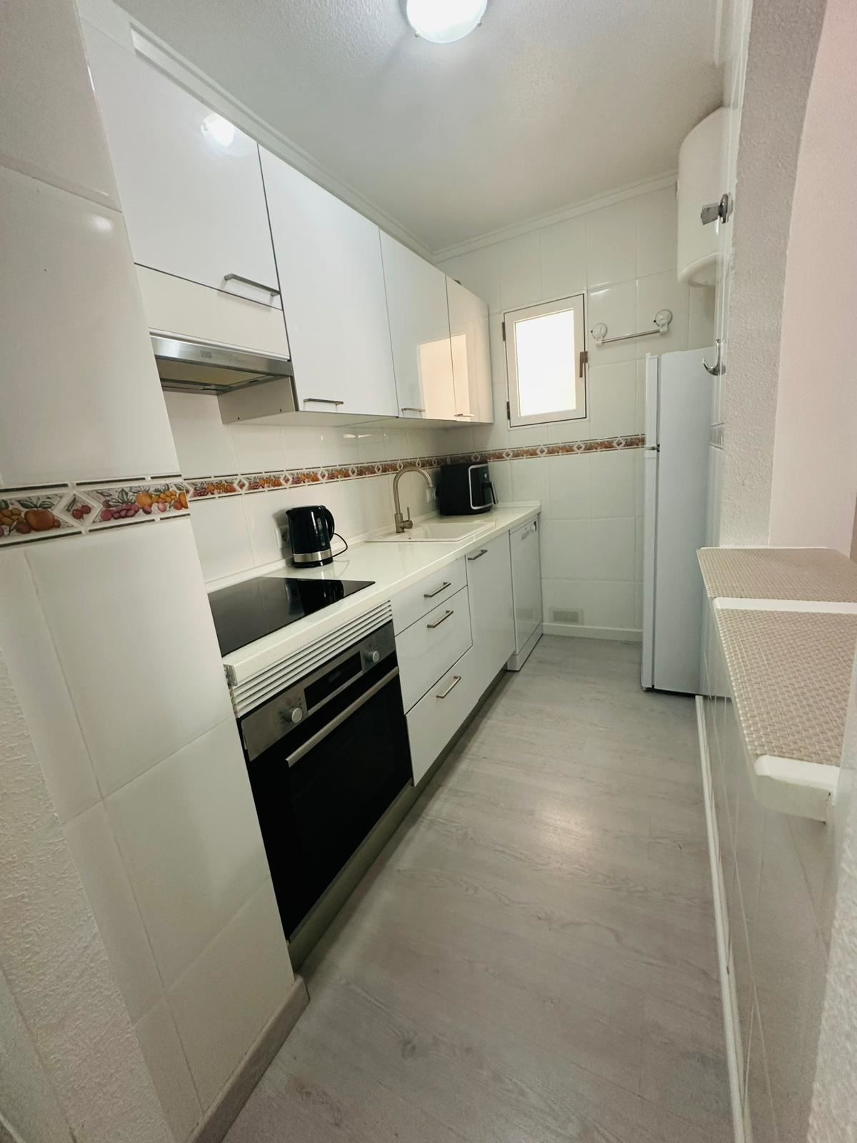 Se vende Apartamento Planta Media de 2 dormitorios en Costa Blanca, Alicante, España