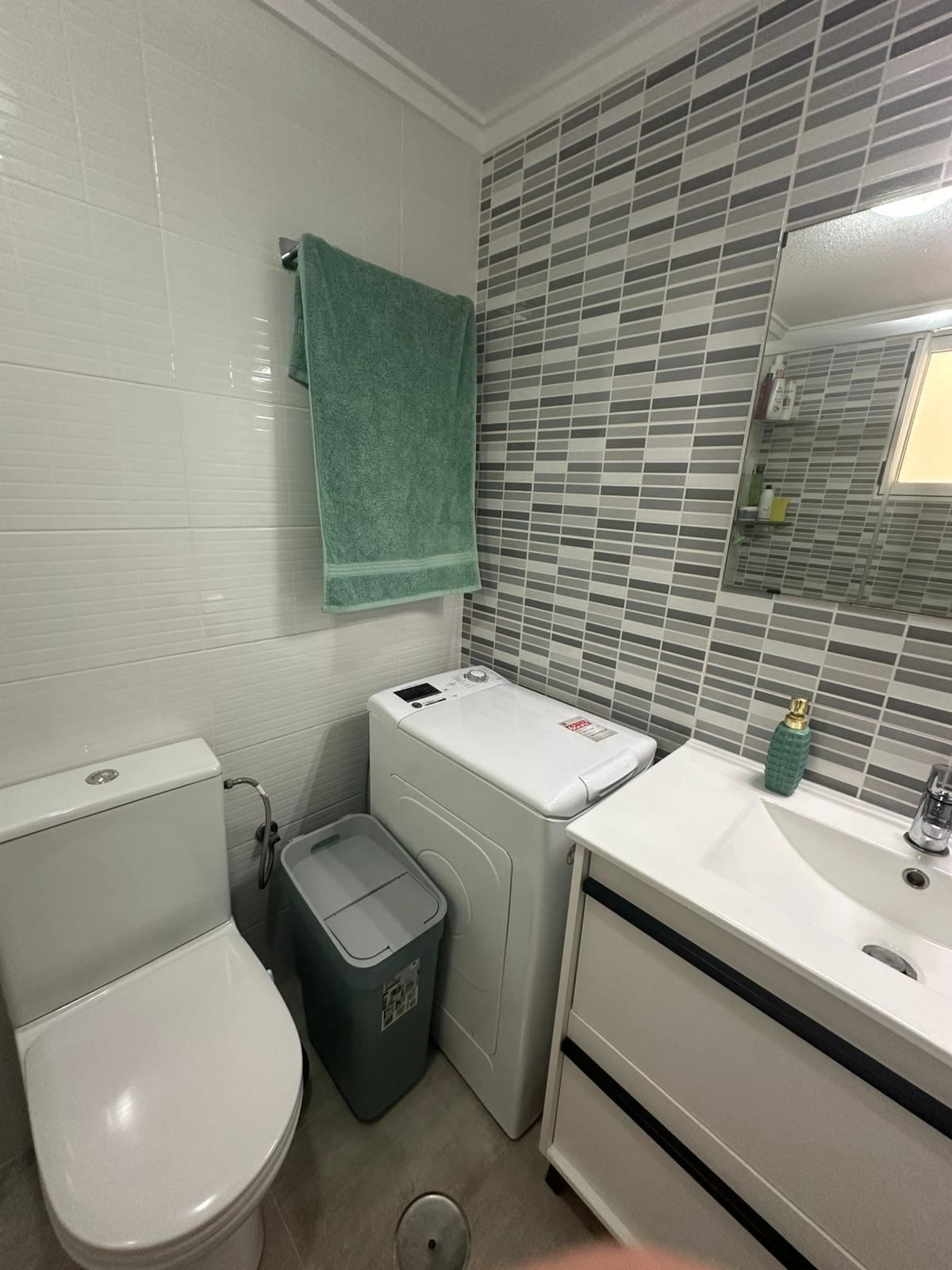 Se vende Apartamento Planta Media de 2 dormitorios en Costa Blanca, Alicante, España