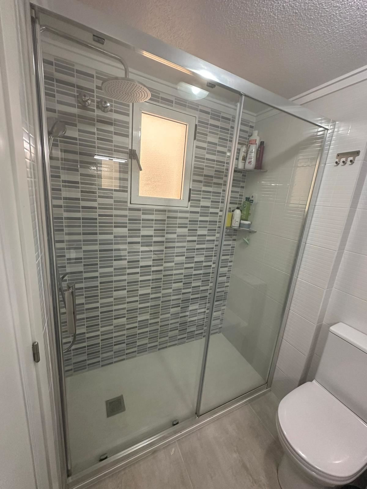 Se vende Apartamento Planta Media de 2 dormitorios en Costa Blanca, Alicante, España