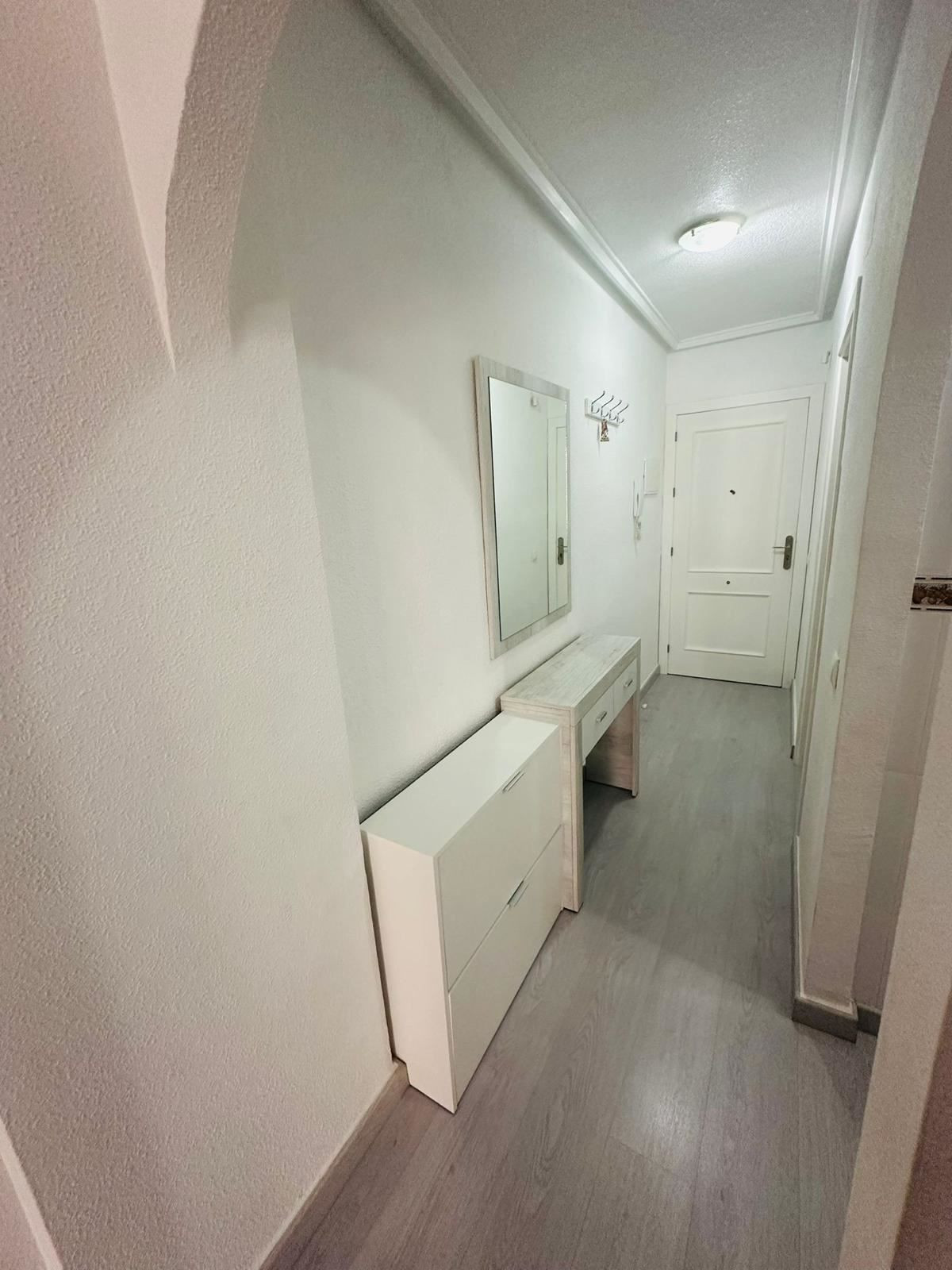 Se vende Apartamento Planta Media de 2 dormitorios en Costa Blanca, Alicante, España