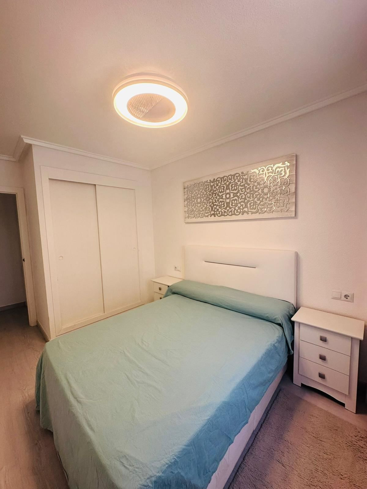 Se vende Apartamento Planta Media de 2 dormitorios en Costa Blanca, Alicante, España