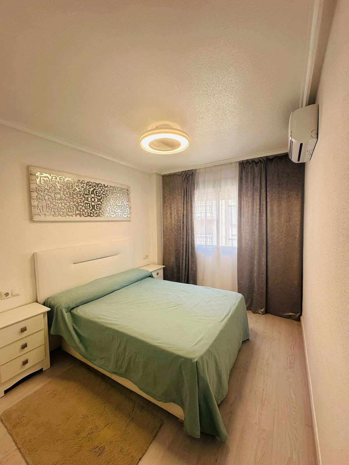 Se vende Apartamento Planta Media de 2 dormitorios en Costa Blanca, Alicante, España
