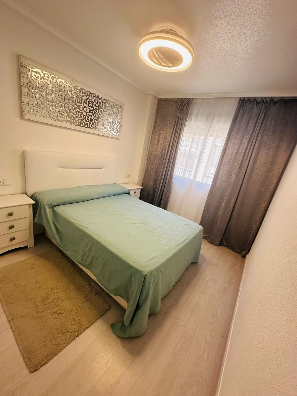 Se vende Apartamento Planta Media de 2 dormitorios en Costa Blanca, Alicante, España