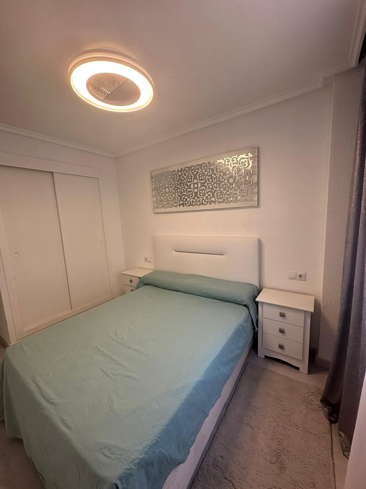 Se vende Apartamento Planta Media de 2 dormitorios en Costa Blanca, Alicante, España