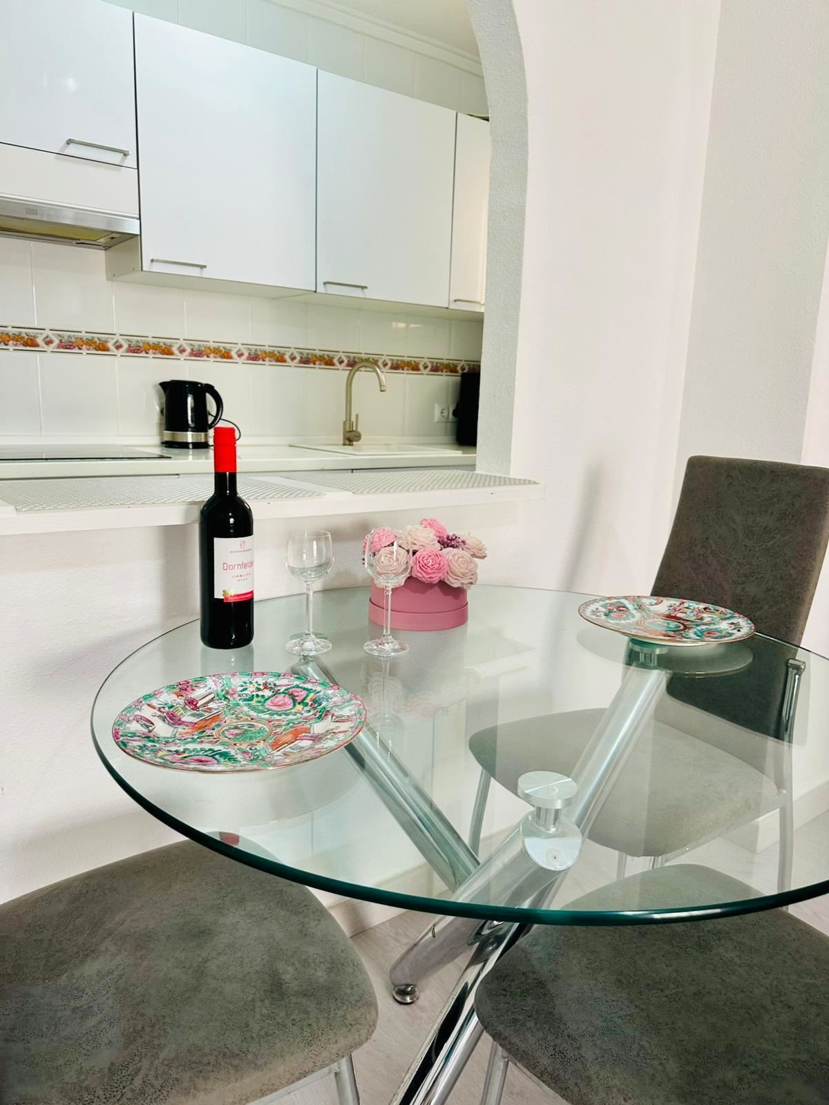 Se vende Apartamento Planta Media de 2 dormitorios en Costa Blanca, Alicante, España