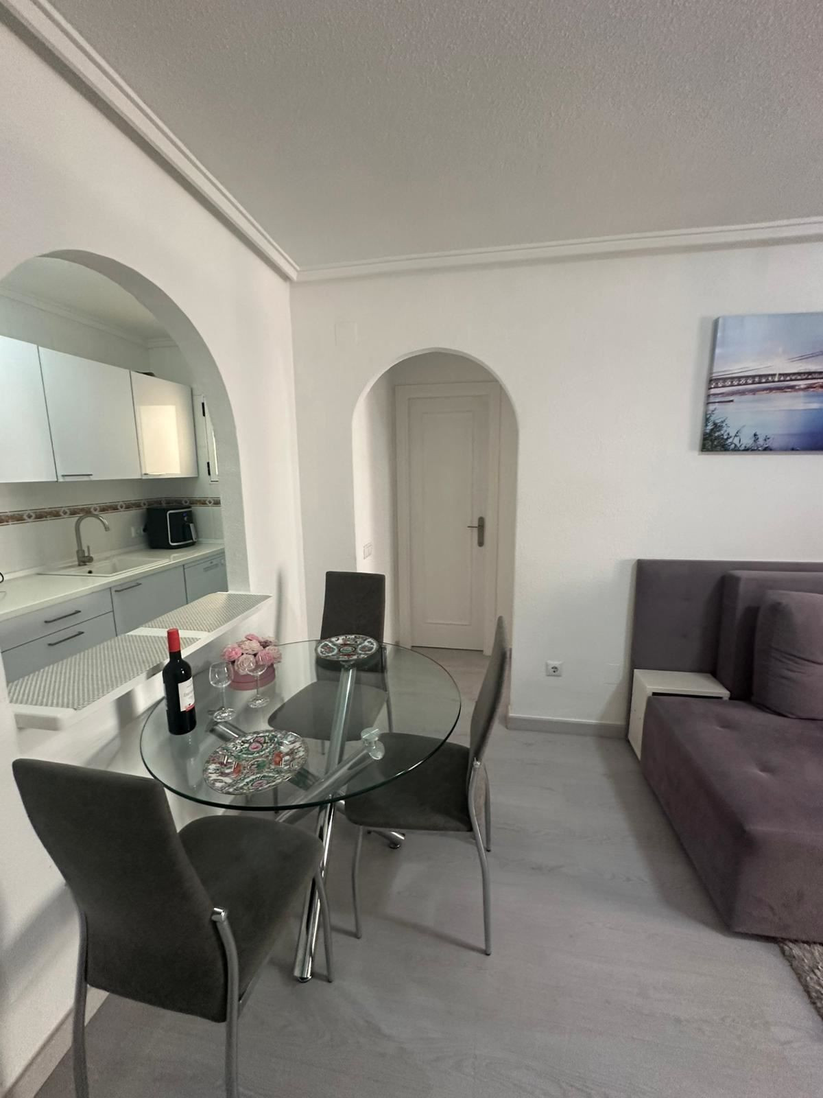 Se vende Apartamento Planta Media de 2 dormitorios en Costa Blanca, Alicante, España