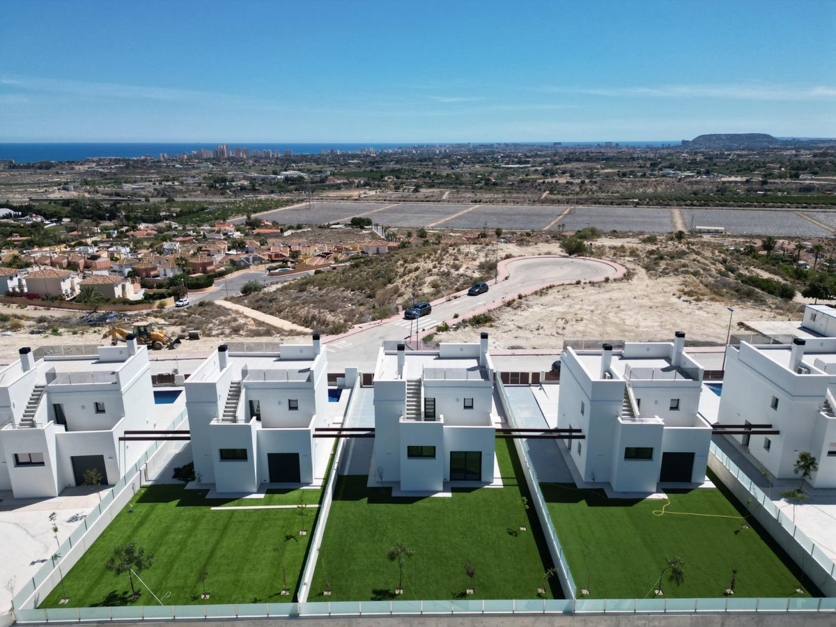 3 Bed Townhouse for sale in Mutxamel Costa Blanca, Alicante, Spain