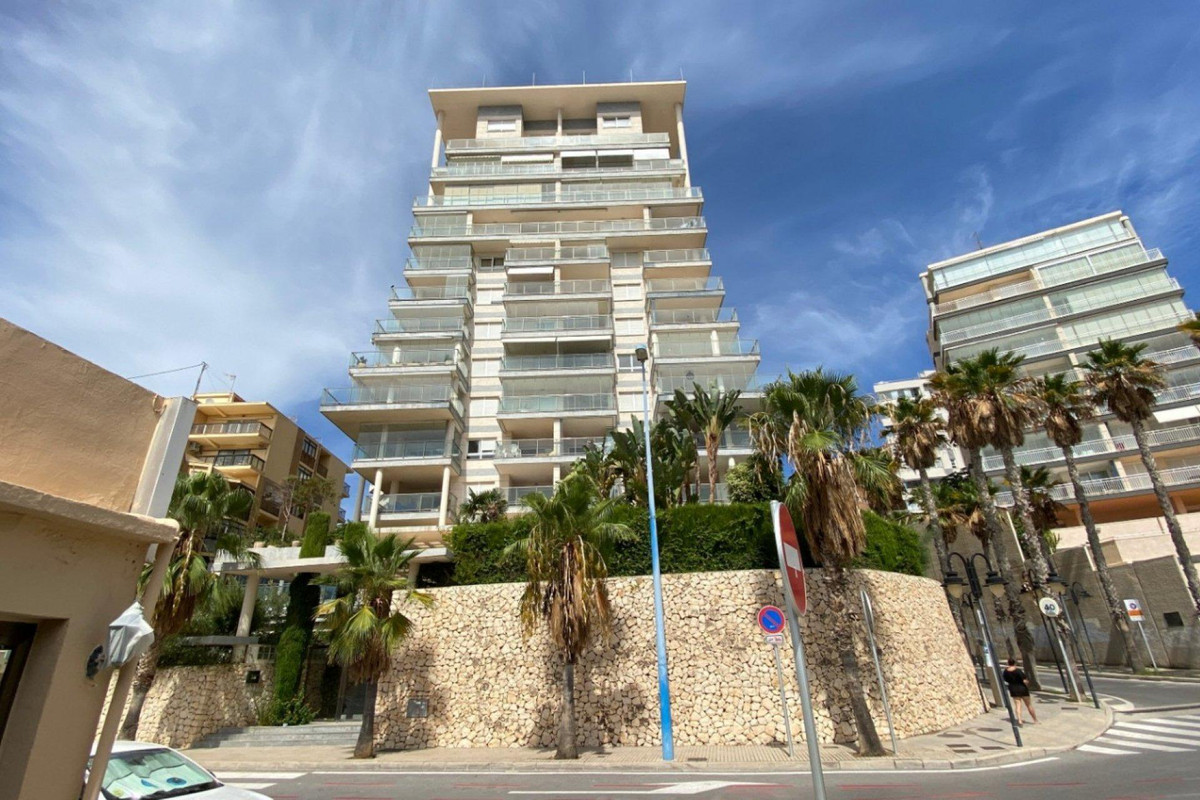 Se vende Apartamento Planta Media de 3 dormitorios en Costa Blanca, Alicante, España