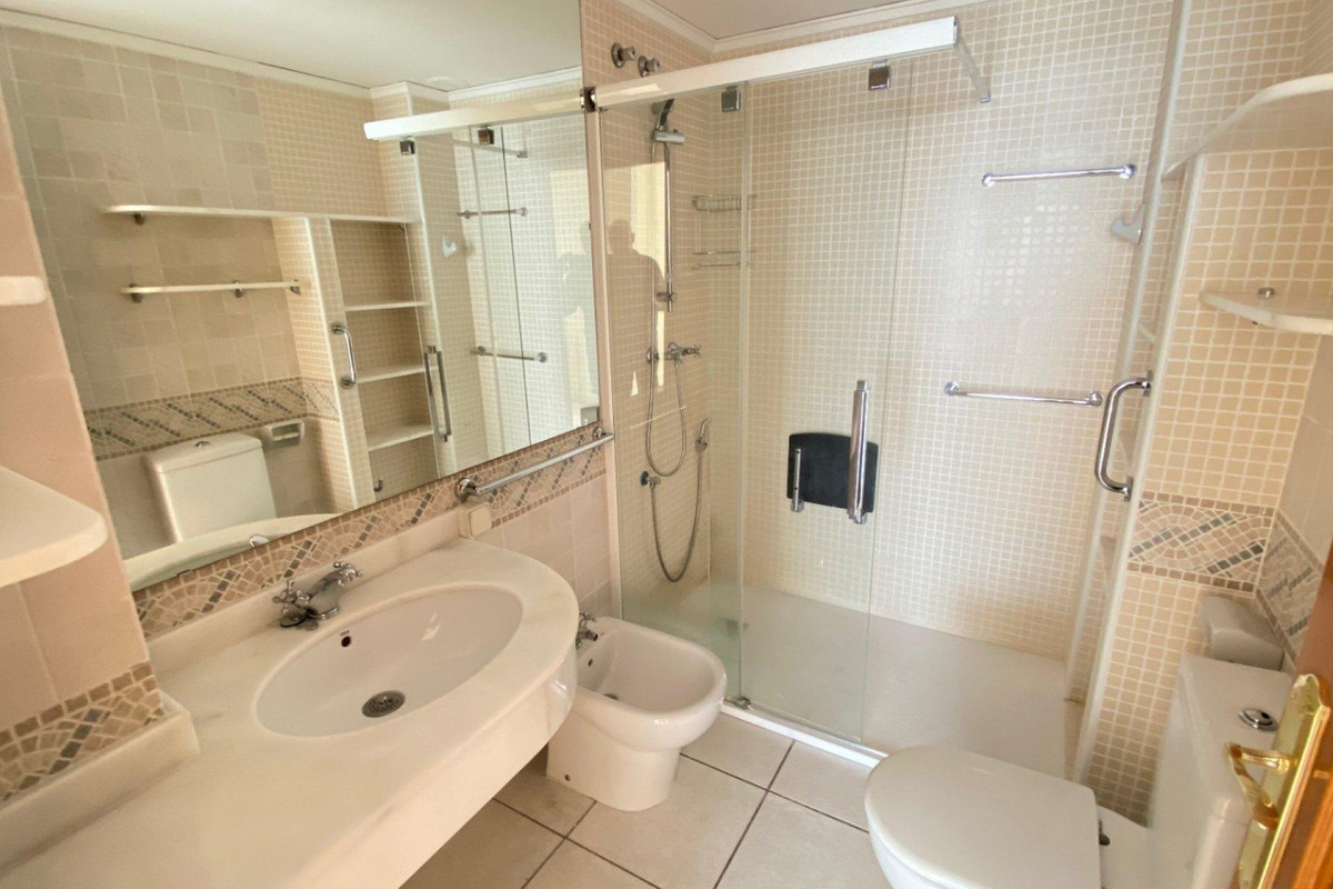 Se vende Apartamento Planta Media de 3 dormitorios en Costa Blanca, Alicante, España