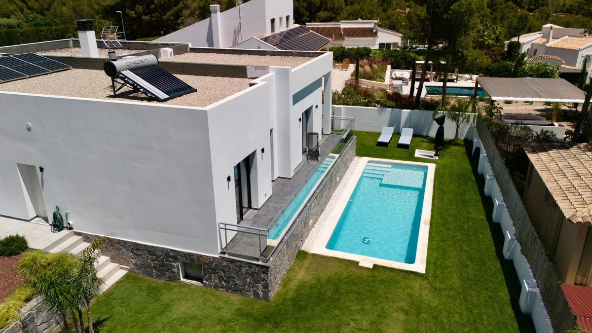 4 Bed Townhouse for sale in Altea Costa Blanca, Alicante, Spain
