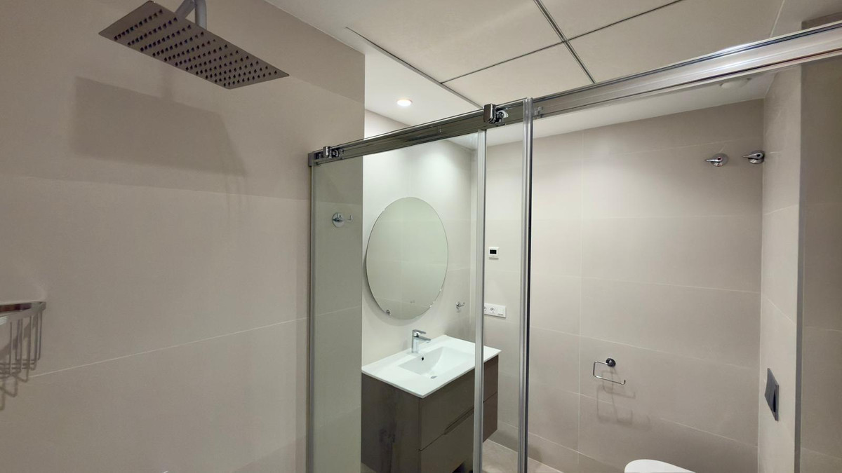 Se vende Apartamento Planta Media de 2 dormitorios en Costa Blanca, Alicante, España