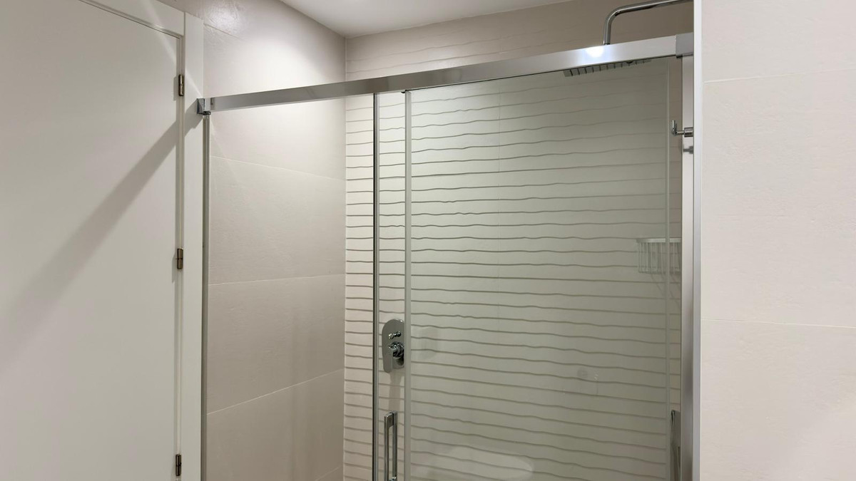 Se vende Apartamento Planta Media de 2 dormitorios en Costa Blanca, Alicante, España