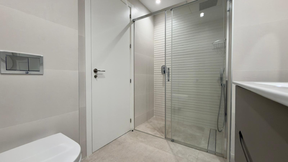 Se vende Apartamento Planta Media de 2 dormitorios en Costa Blanca, Alicante, España