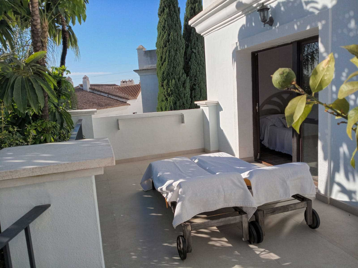 3 Bed Townhouse for sale in El Paraiso Costa Del Sol, Málaga, Spain