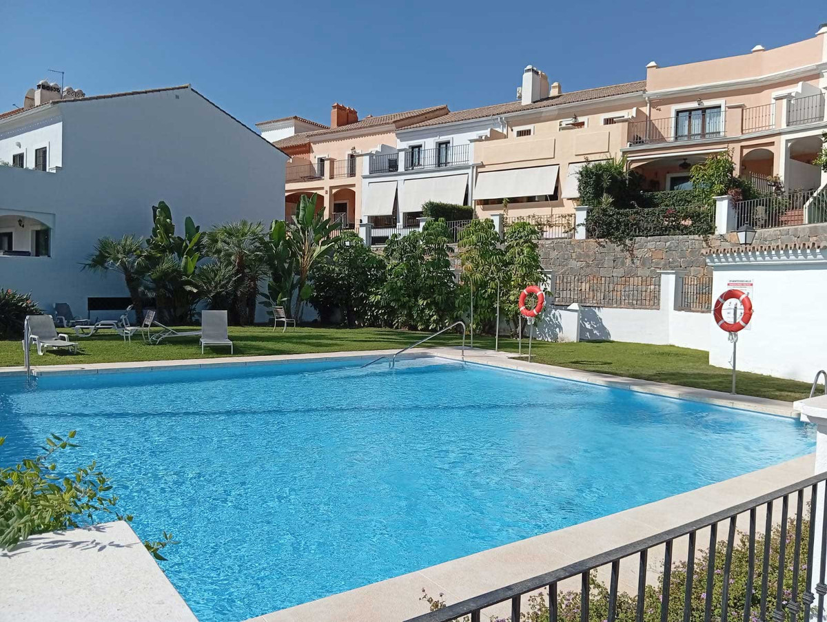 3 Bed Townhouse for sale in El Paraiso Costa Del Sol, Málaga, Spain