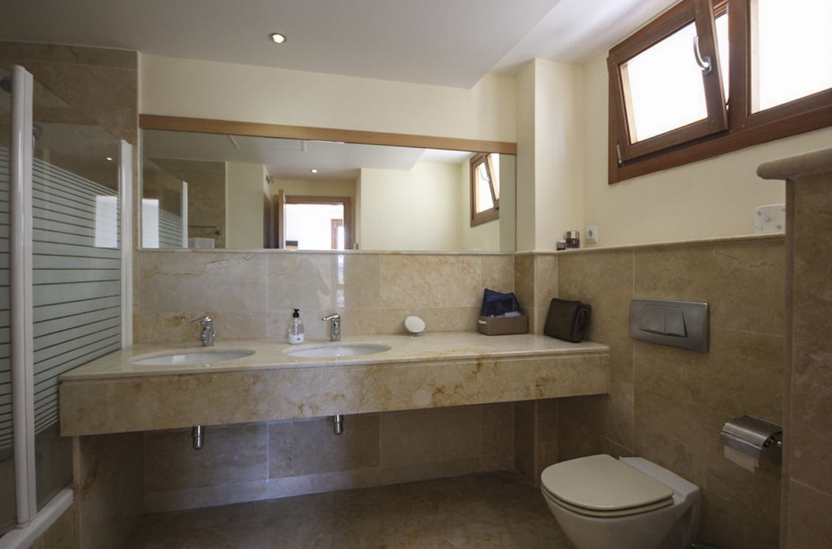 Se vende Apartamento Planta Baja de 3 dormitorios en Costa Del Sol, Málaga, España