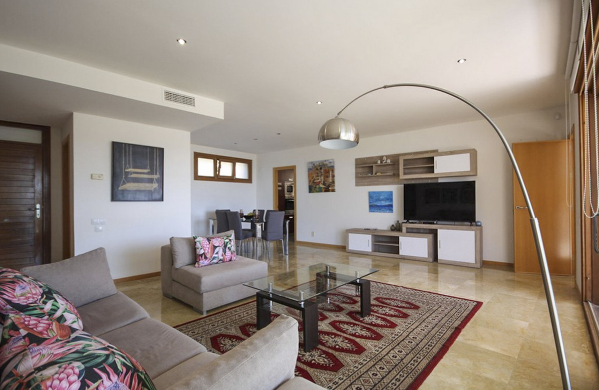 Se vende Apartamento Planta Baja de 3 dormitorios en Costa Del Sol, Málaga, España