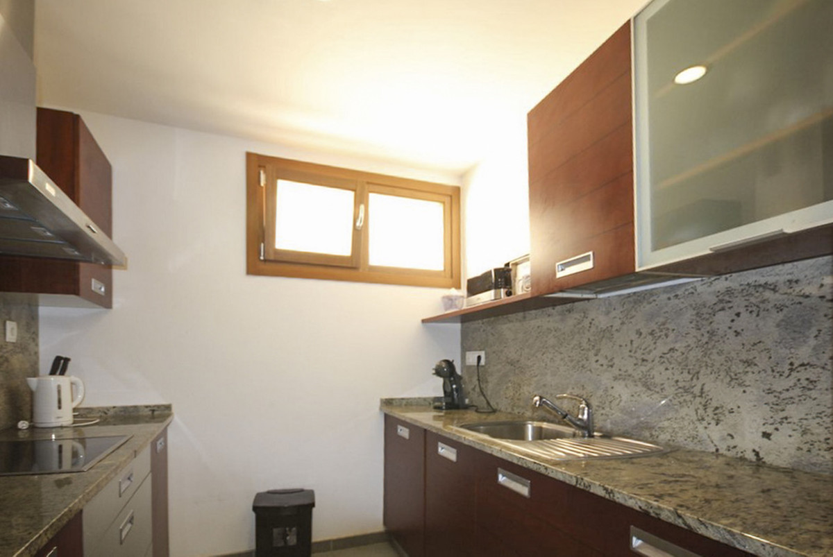 Se vende Apartamento Planta Baja de 3 dormitorios en Costa Del Sol, Málaga, España