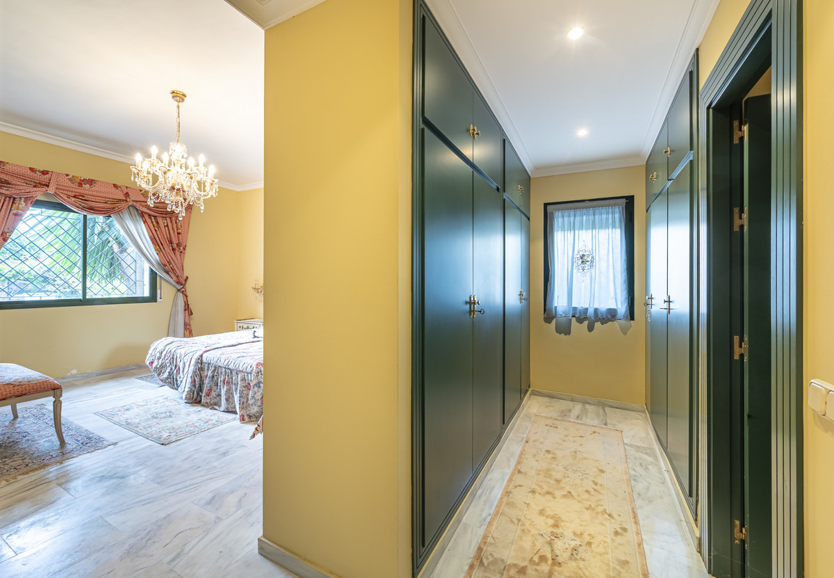 Se vende Villa - Chalet de 4 dormitorios en Costa Del Sol, Málaga, España