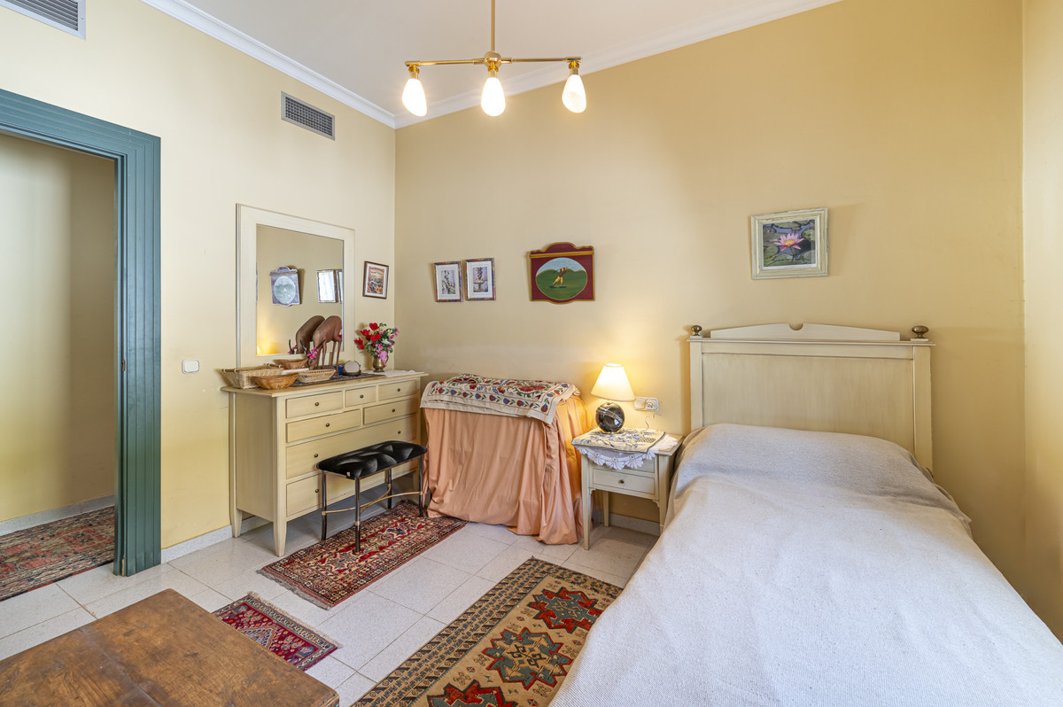 Se vende Villa - Chalet de 4 dormitorios en Costa Del Sol, Málaga, España