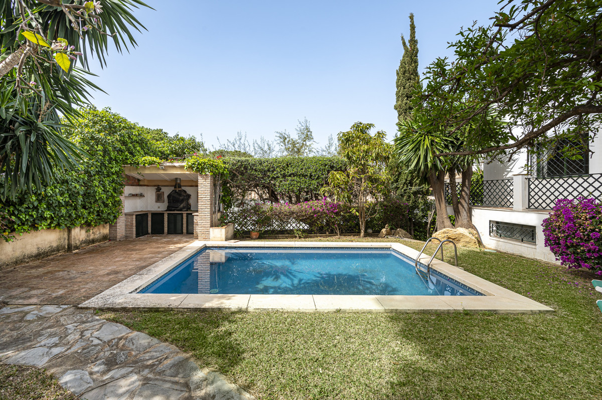Se vende Villa - Chalet de 4 dormitorios en Costa Del Sol, Málaga, España
