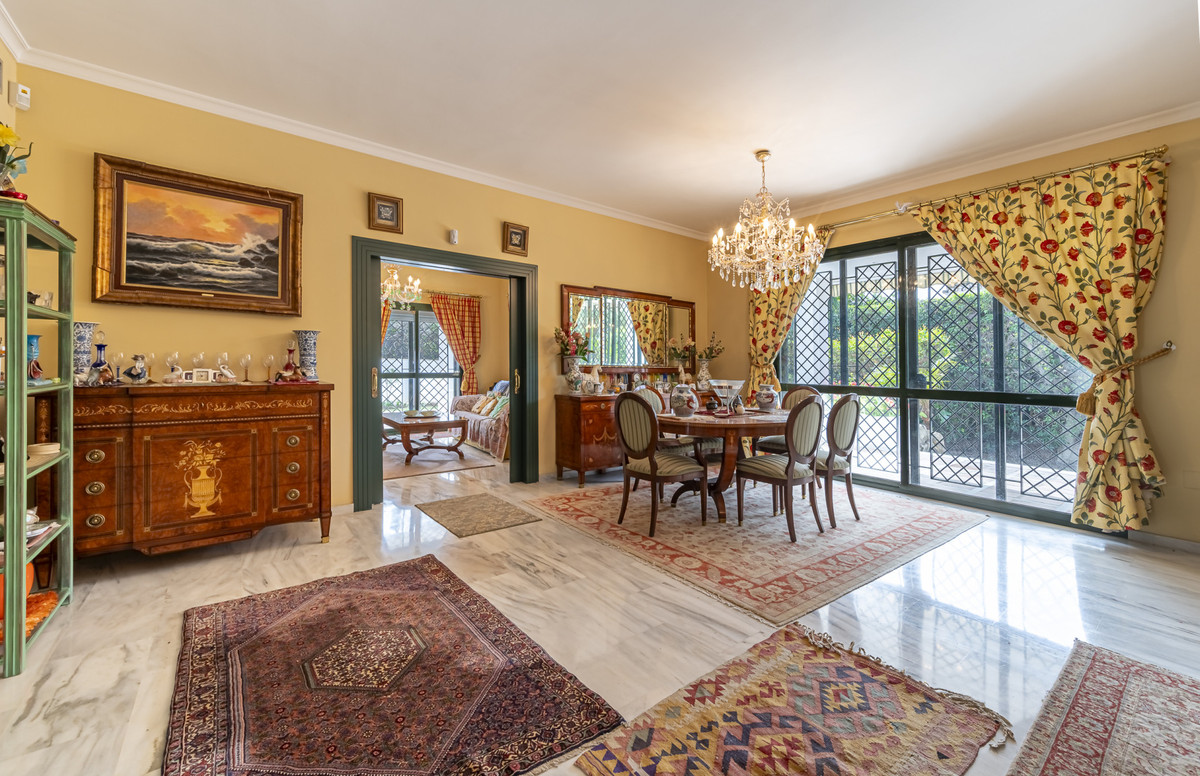 Se vende Villa - Chalet de 4 dormitorios en Costa Del Sol, Málaga, España