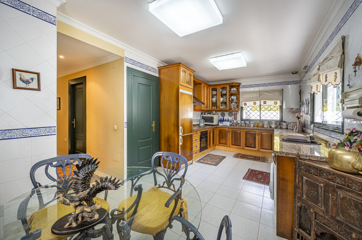 Se vende Villa - Chalet de 4 dormitorios en Costa Del Sol, Málaga, España