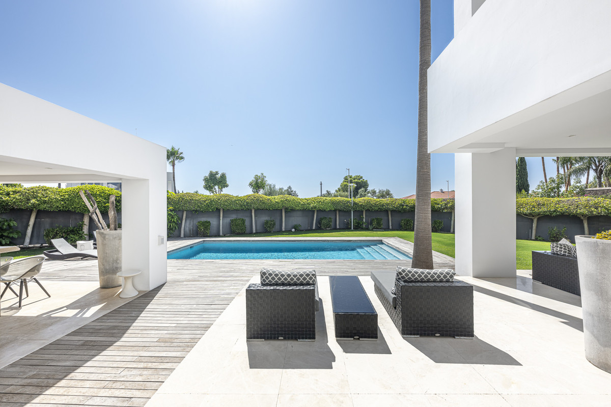 Se vende Villa - Chalet de 5 dormitorios en Costa Del Sol, Málaga, España
