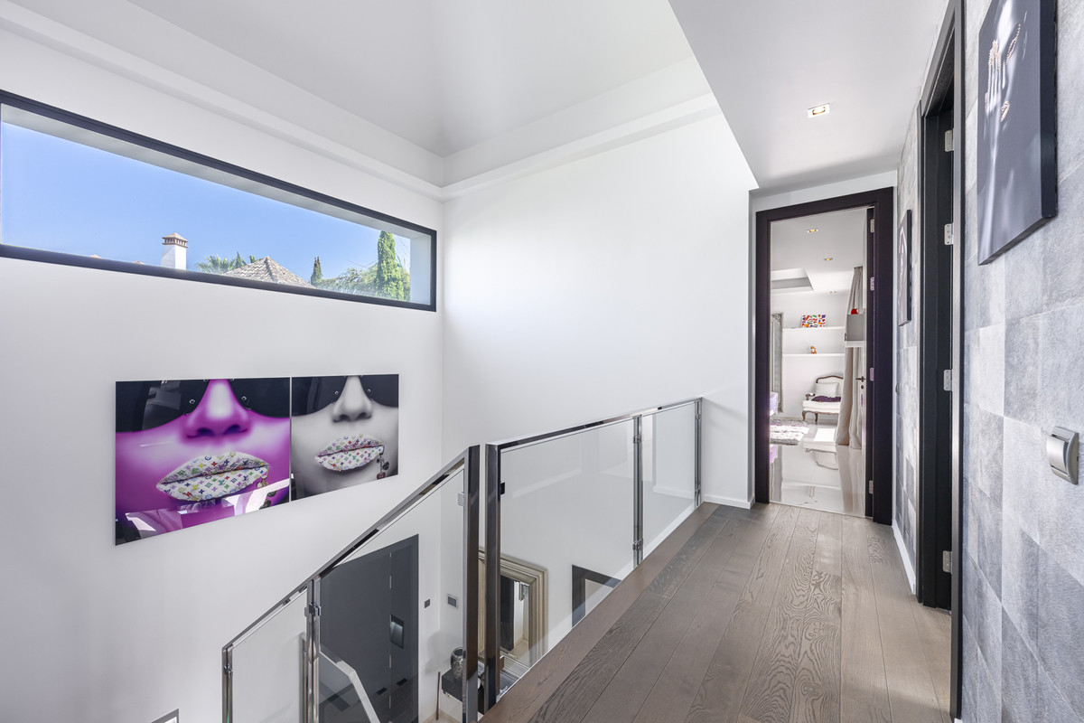 Se vende Villa - Chalet de 5 dormitorios en Costa Del Sol, Málaga, España