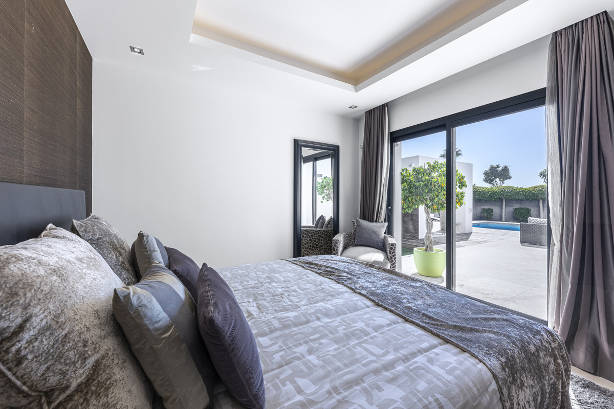 Se vende Villa - Chalet de 5 dormitorios en Costa Del Sol, Málaga, España