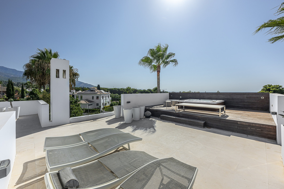 Se vende Villa - Chalet de 5 dormitorios en Costa Del Sol, Málaga, España