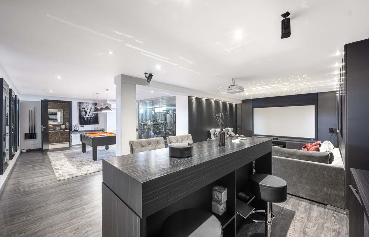 Se vende Villa - Chalet de 5 dormitorios en Costa Del Sol, Málaga, España