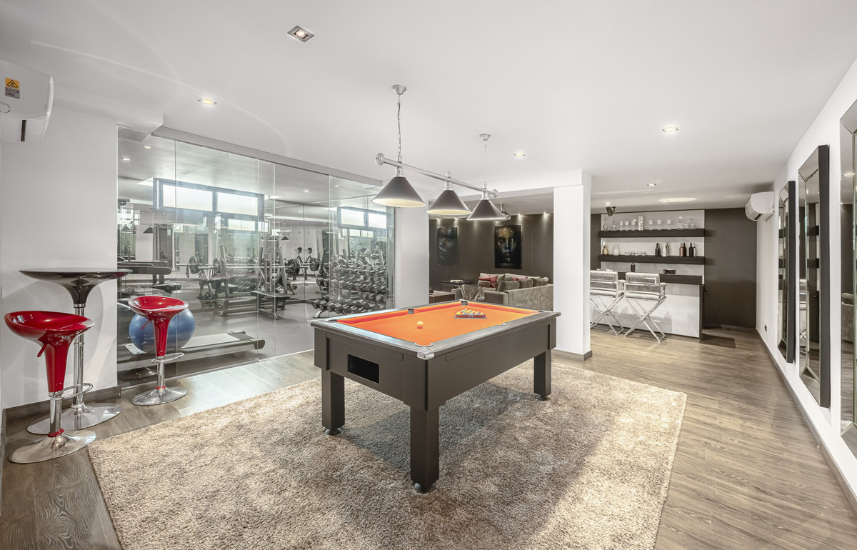 Se vende Villa - Chalet de 5 dormitorios en Costa Del Sol, Málaga, España