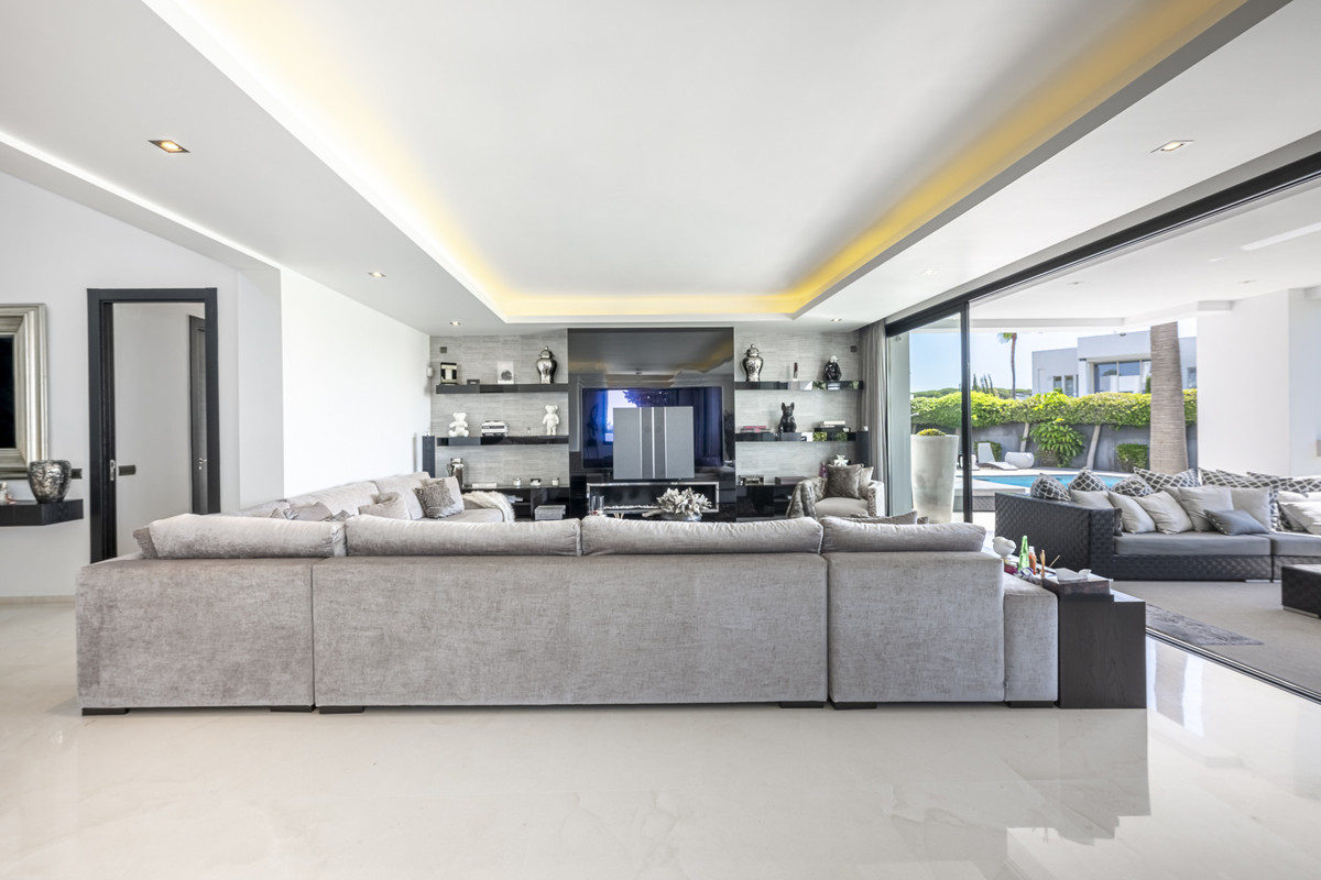 Se vende Villa - Chalet de 5 dormitorios en Costa Del Sol, Málaga, España