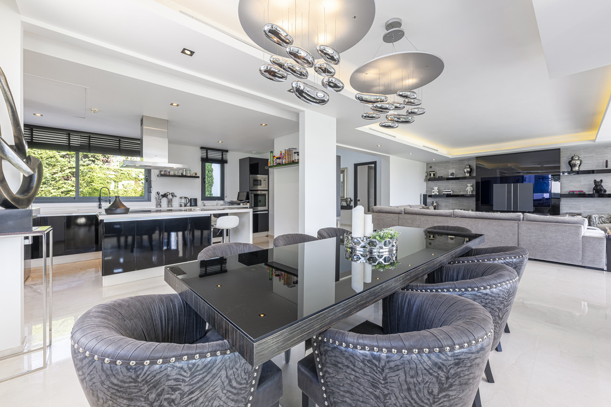 Se vende Villa - Chalet de 5 dormitorios en Costa Del Sol, Málaga, España