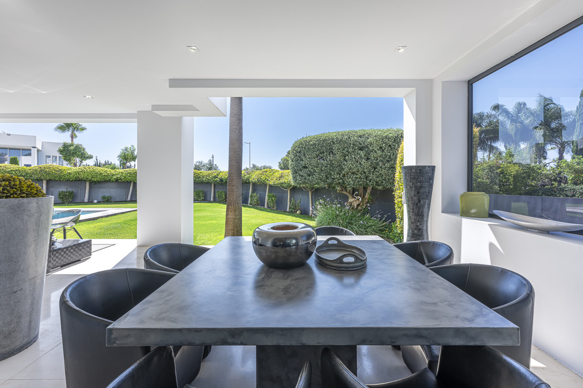 Se vende Villa - Chalet de 5 dormitorios en Costa Del Sol, Málaga, España