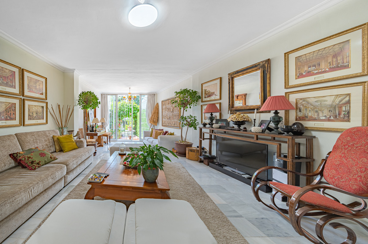 3 Bed Townhouse for sale in The Golden Mile Costa Del Sol, Málaga, Spain