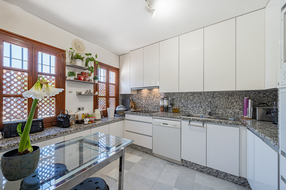 3 Bed Townhouse for sale in The Golden Mile Costa Del Sol, Málaga, Spain