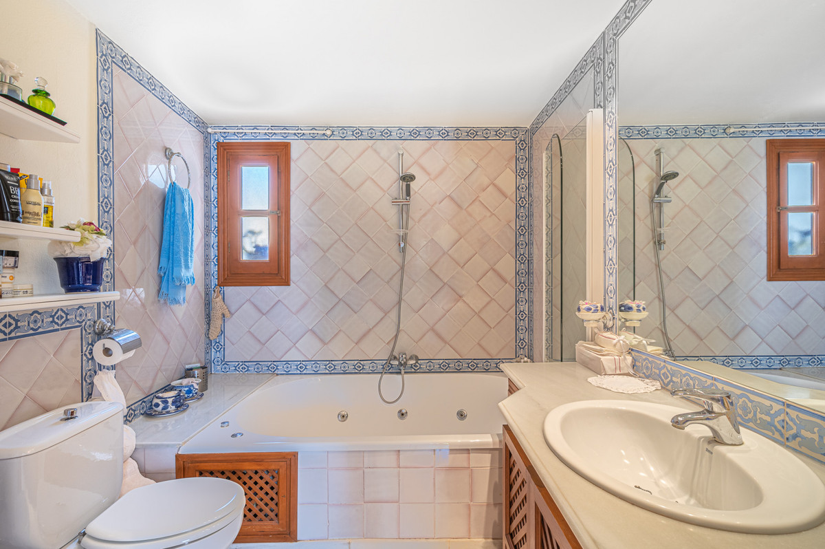 3 Bed Townhouse for sale in The Golden Mile Costa Del Sol, Málaga, Spain